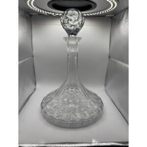 Cut Crystal Glass Decanter with Stopper Elegant Barware Liquor Wine Display